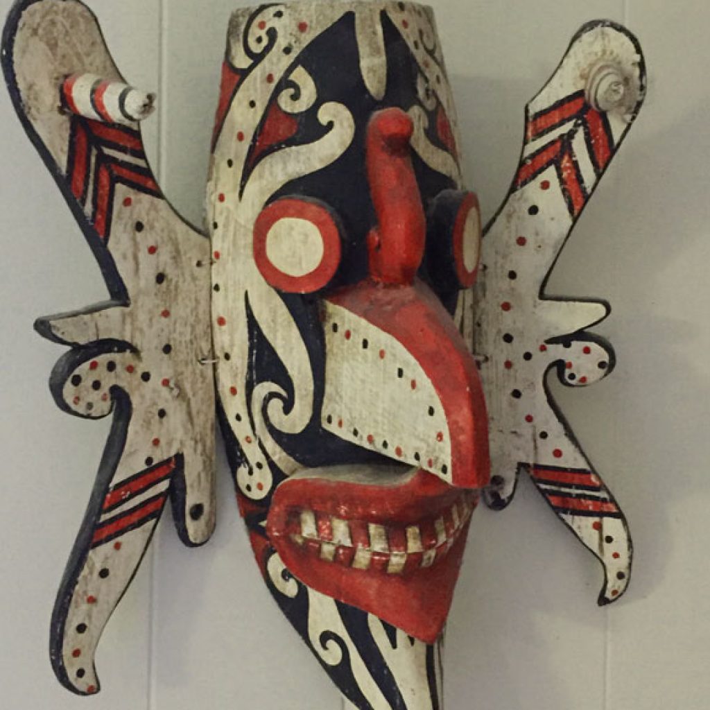 Forinden Havbrasme æggelederne Hudoq mask from the Dayak of Borneo – Masks of the World