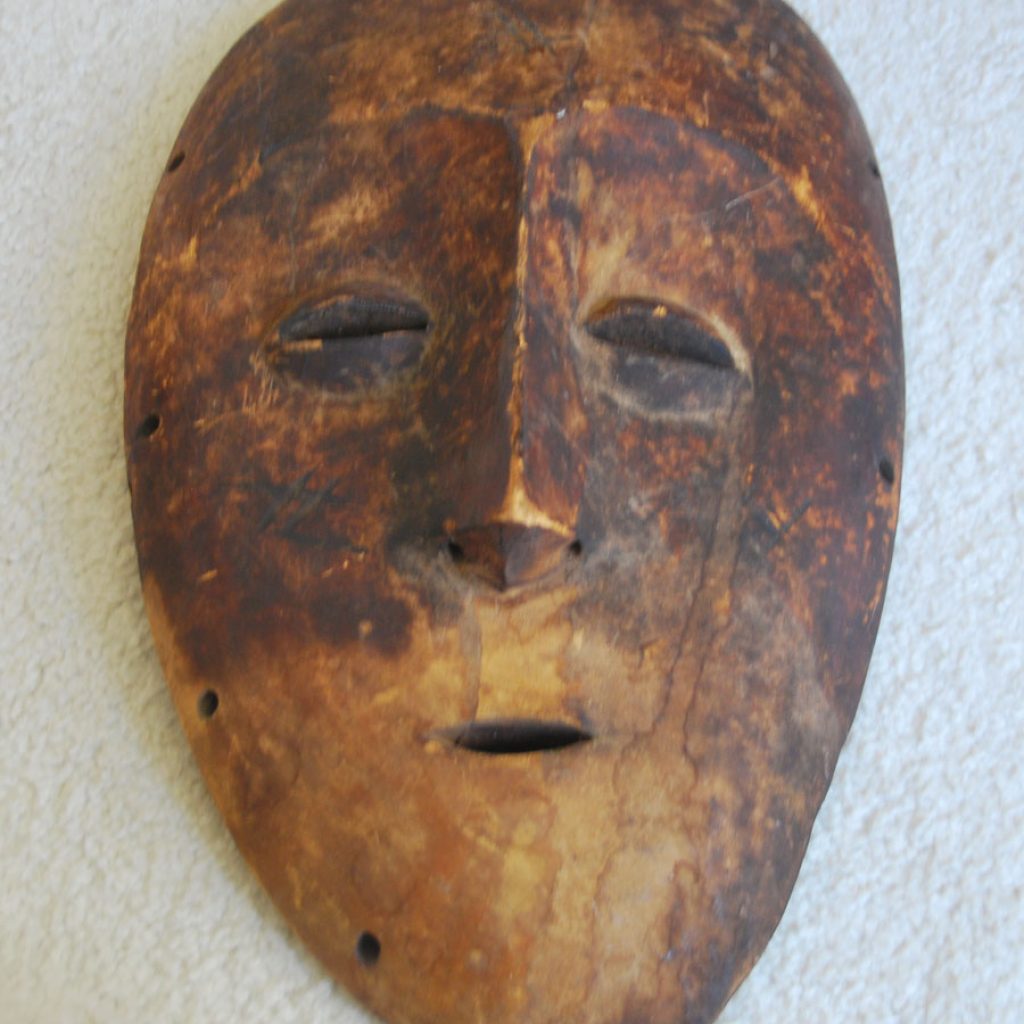 Reproduction of Lega mask – Masks of the World